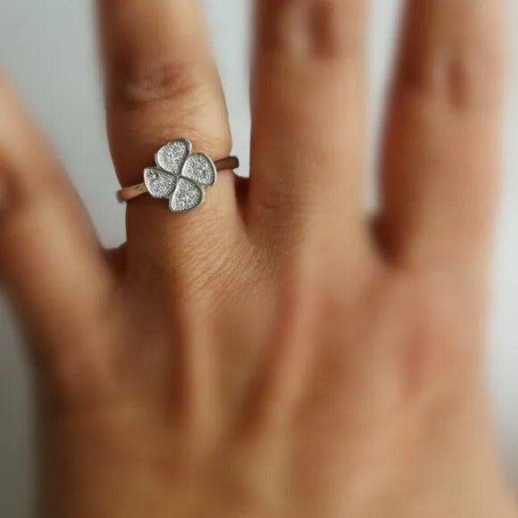 MODERN clover leaf Sterling Silver CZ Ring size 6 NWT - Picture 5 of 5